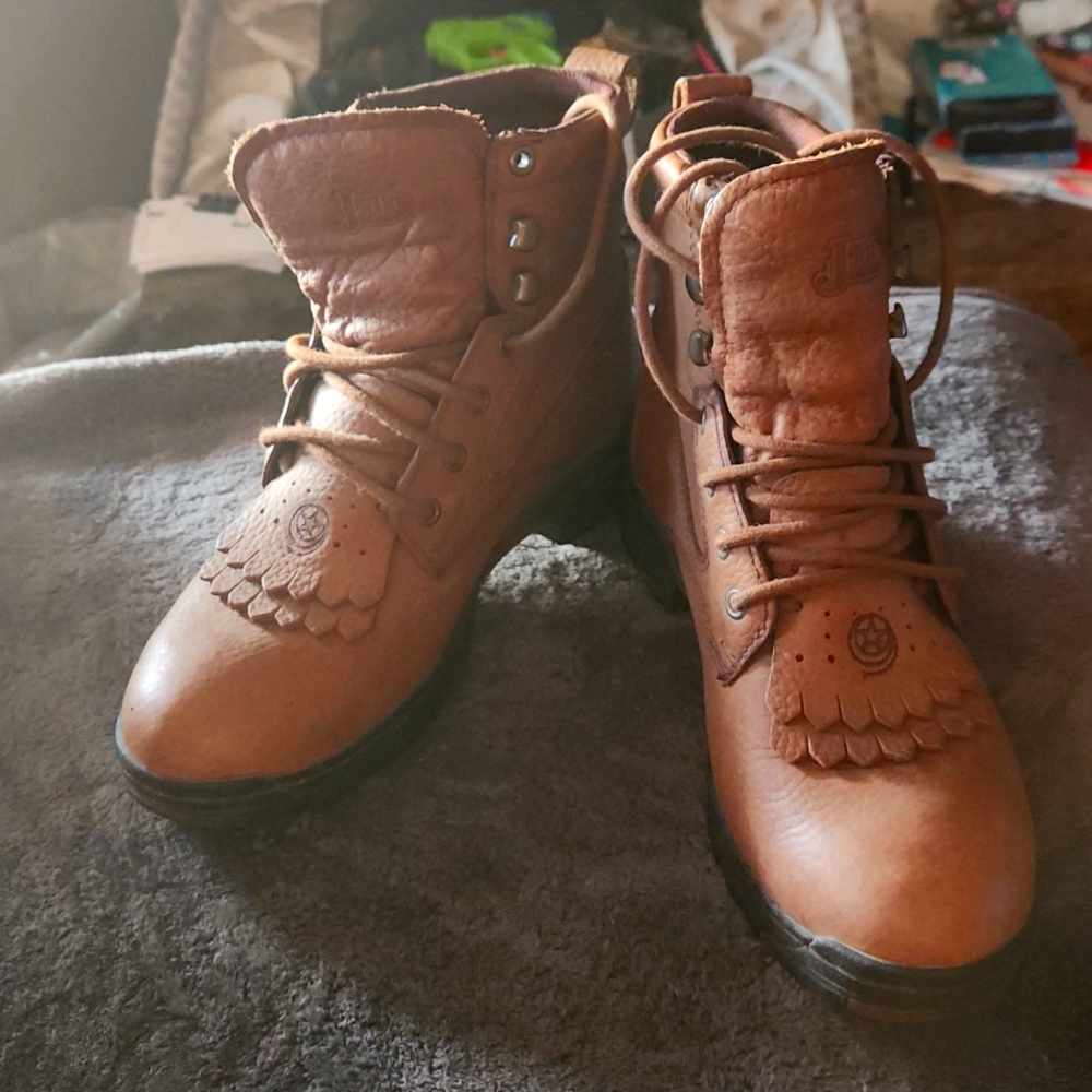 Justin leather lace boots size 61/2 in Tan